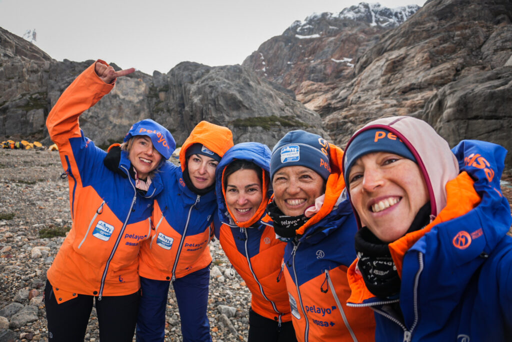 Cinco mujeres y un reto: cumbre del Gorra Blanca, Patagonia