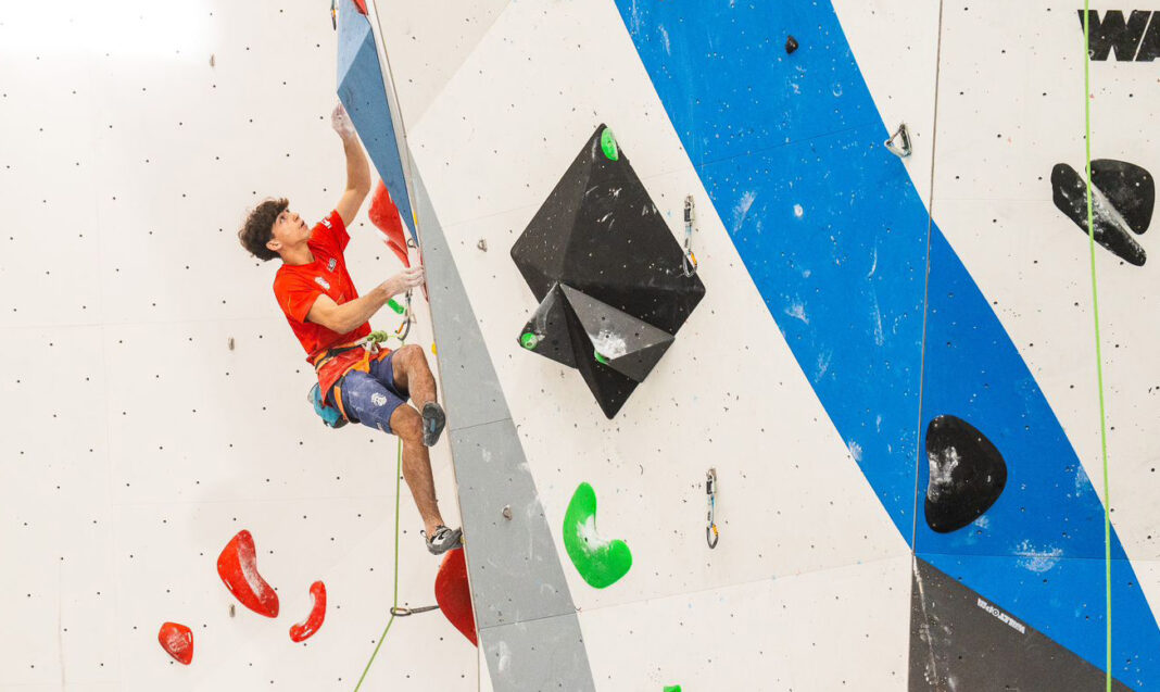 Guillermo Peinado gana la Copa de Europa de Escalada 2024 Sputnik Investigación