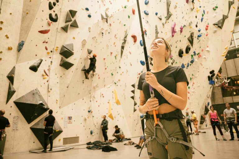 Sputnik Climbing mujer escala sola sola