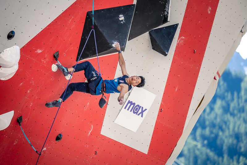 Yoshida Sputnik Climbing