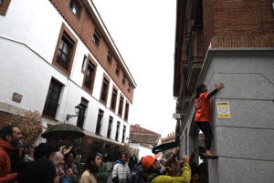 Sputnik Climbing. Urban Climbing