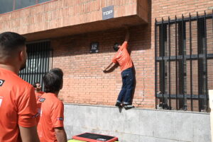 Sputnik Climbing. Urban Climbing