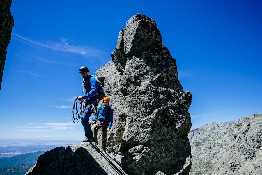 Actividad guiada en una cresta de Gredos. ©Dani Castillo