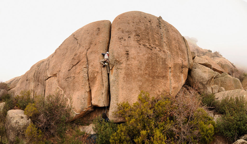 LSD suele ser la toma de contacto con los offwidth, un día que nunca olvidas. ©ClownClimbing