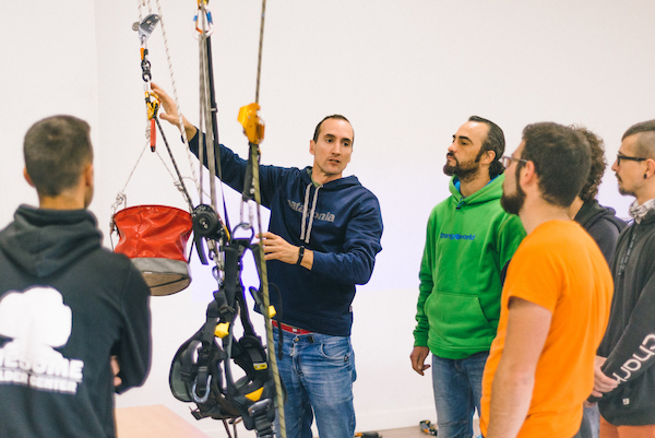 Los TD2 de Escalada se forman con el módulo de routesetting en Sputnik Formación.
