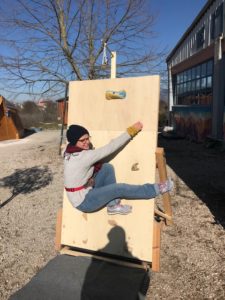 Rocódromo infantil improvisado en Katsikas