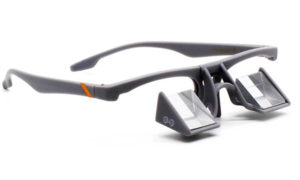<b>Con función elevable</b>: Y and Y Prims Up. Articulada para no tener que colgar las gafas en el cuello.